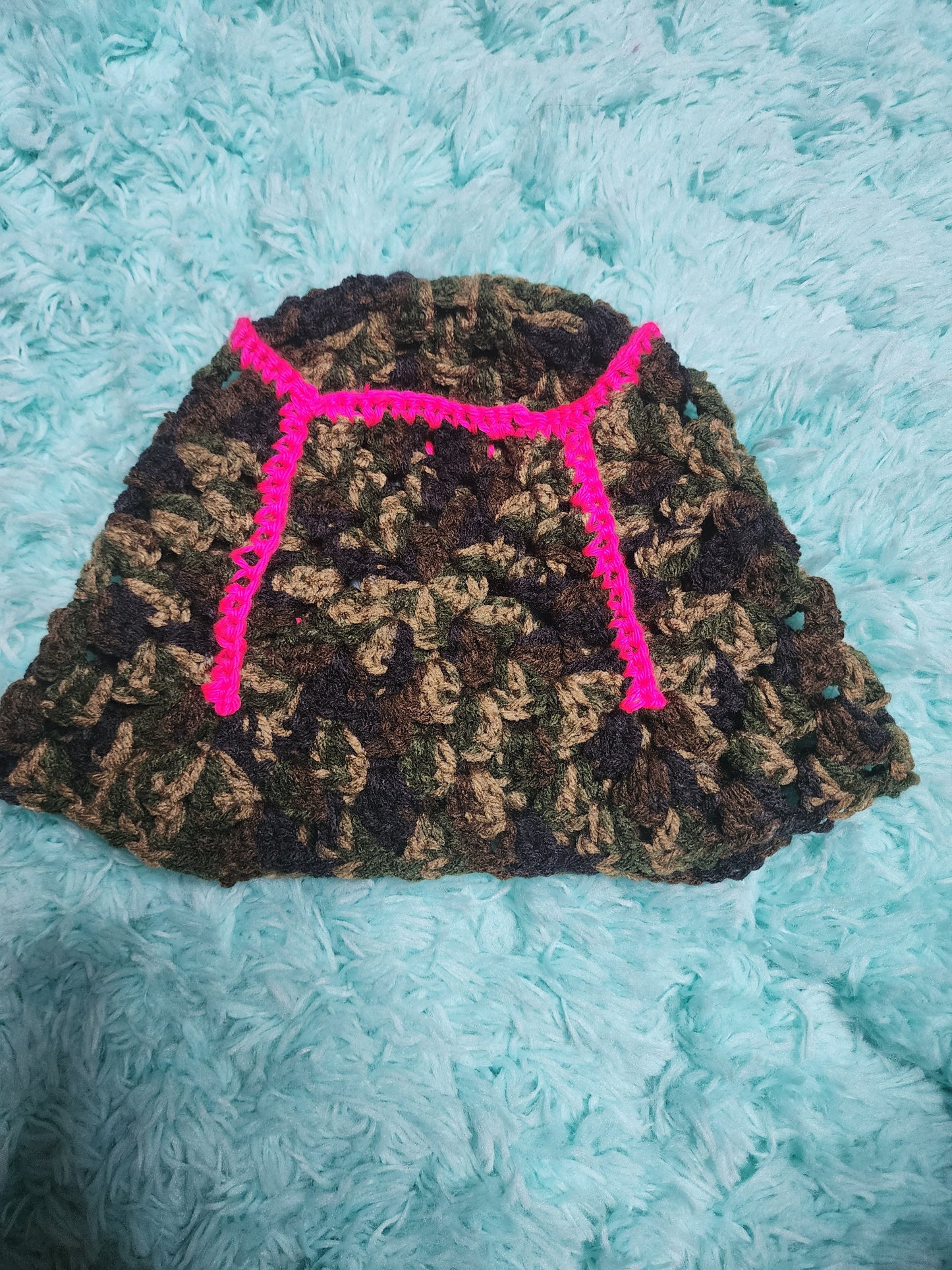 Camo Bucket / with a pop