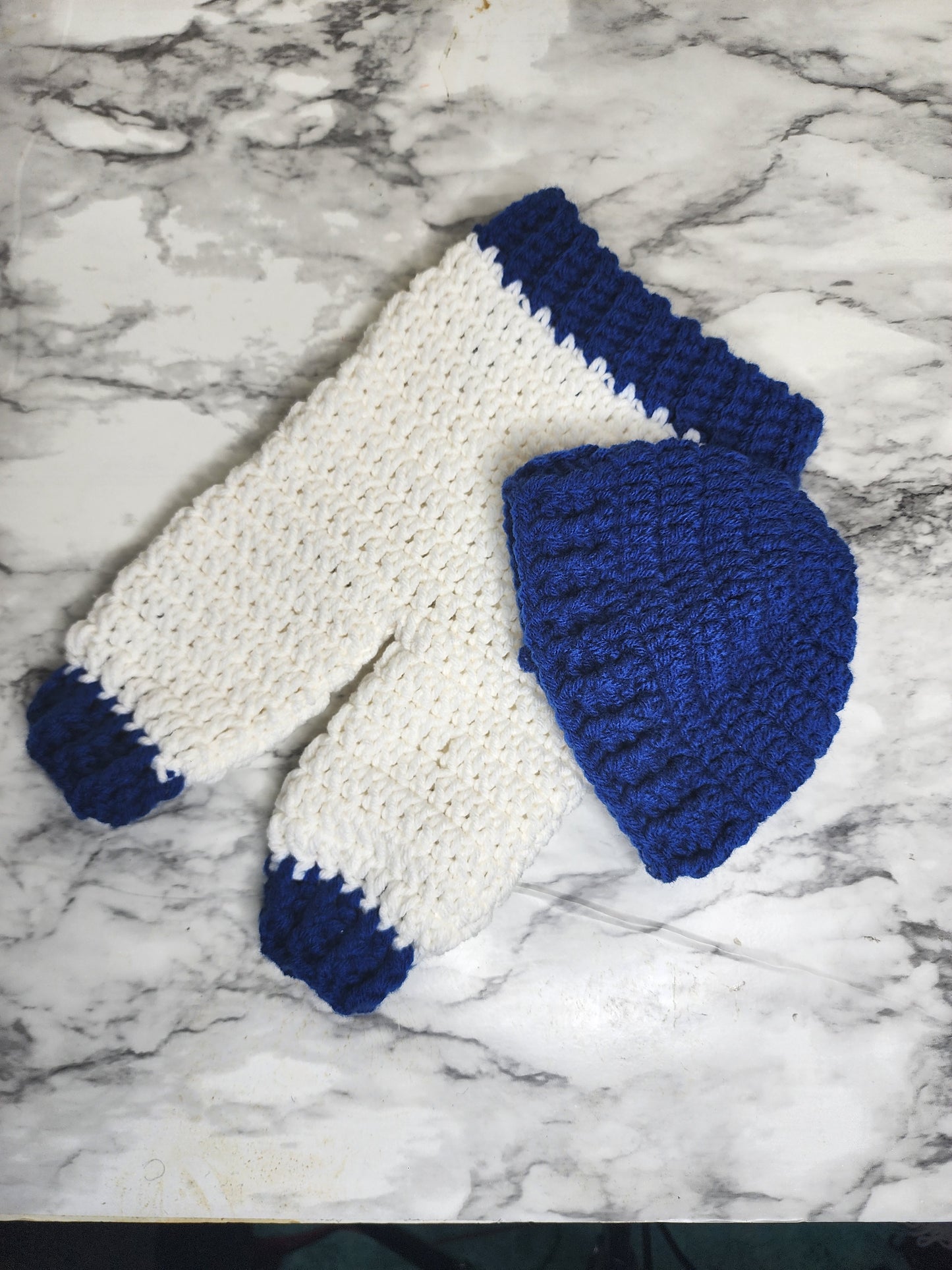 Baby hat and joggers